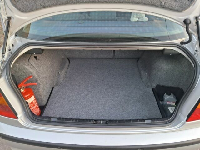 Серый БМВ 3 Серия, объемом двигателя 1.8 л и пробегом 275 тыс. км за 5583 $, фото 2 на Automoto.ua