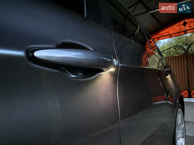 Серый БМВ 3 Серия, объемом двигателя 2 л и пробегом 388 тыс. км за 8000 $, фото 21 на Automoto.ua