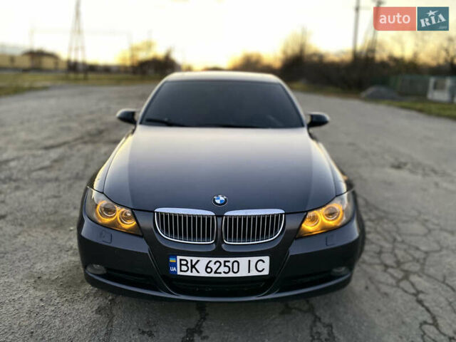 Серый БМВ 3 Серия, объемом двигателя 2 л и пробегом 388 тыс. км за 8000 $, фото 5 на Automoto.ua