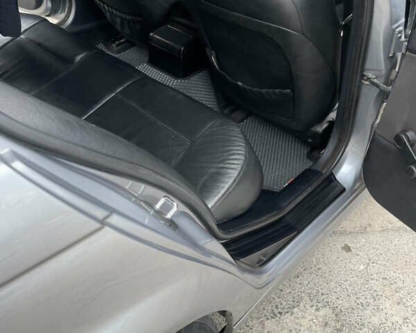 Серый БМВ 3 Серия, объемом двигателя 2 л и пробегом 330 тыс. км за 5600 $, фото 4 на Automoto.ua