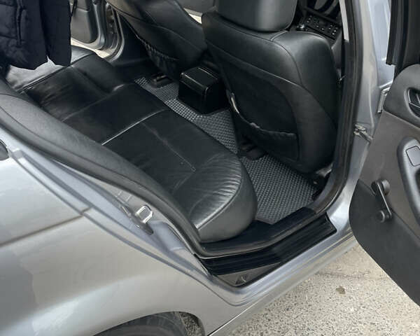 Серый БМВ 3 Серия, объемом двигателя 2 л и пробегом 330 тыс. км за 5600 $, фото 6 на Automoto.ua