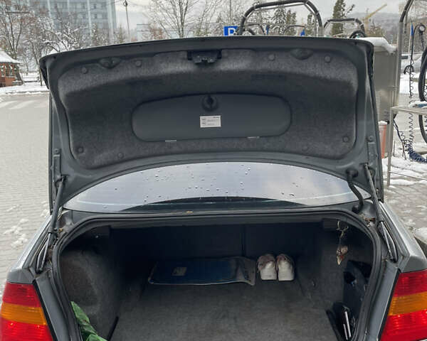 Серый БМВ 3 Серия, объемом двигателя 1.8 л и пробегом 284 тыс. км за 3999 $, фото 10 на Automoto.ua