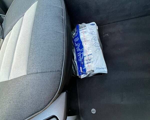 Сірий БМВ 3 Серія, об'ємом двигуна 1.8 л та пробігом 169 тис. км за 5800 $, фото 15 на Automoto.ua