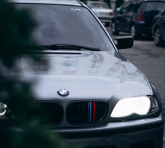 Серый БМВ 3 Серия, объемом двигателя 2 л и пробегом 330 тыс. км за 5600 $, фото 46 на Automoto.ua