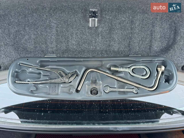 Сірий БМВ 3 Серія, об'ємом двигуна 1.8 л та пробігом 182 тис. км за 5100 $, фото 10 на Automoto.ua
