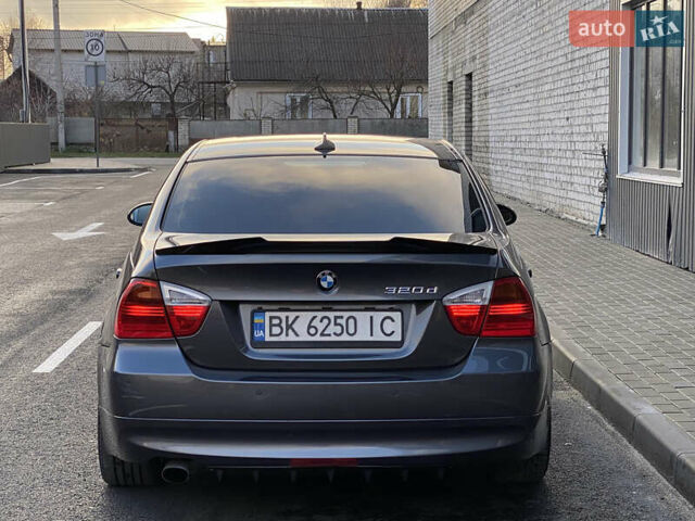 Серый БМВ 3 Серия, объемом двигателя 2 л и пробегом 388 тыс. км за 8000 $, фото 6 на Automoto.ua