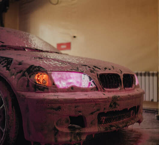 Серый БМВ 3 Серия, объемом двигателя 2 л и пробегом 330 тыс. км за 5600 $, фото 30 на Automoto.ua