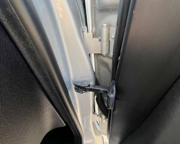 Сірий БМВ 3 Серія, об'ємом двигуна 1.8 л та пробігом 169 тис. км за 5800 $, фото 11 на Automoto.ua