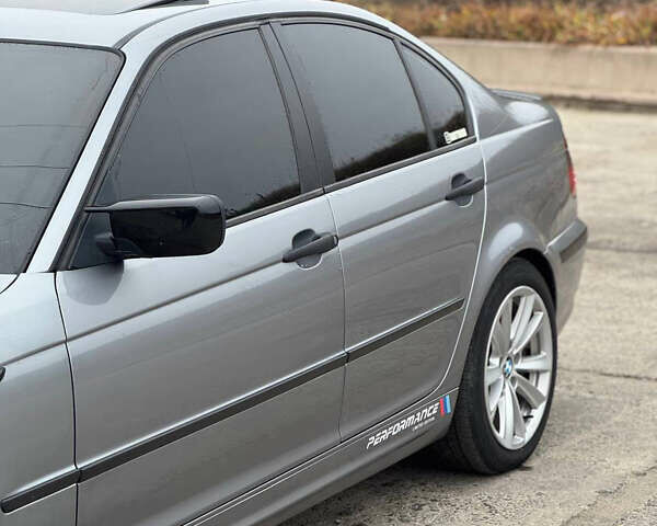 Серый БМВ 3 Серия, объемом двигателя 2 л и пробегом 398 тыс. км за 6500 $, фото 2 на Automoto.ua