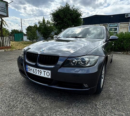 Серый БМВ 3 Серия, объемом двигателя 2 л и пробегом 290 тыс. км за 6599 $, фото 1 на Automoto.ua