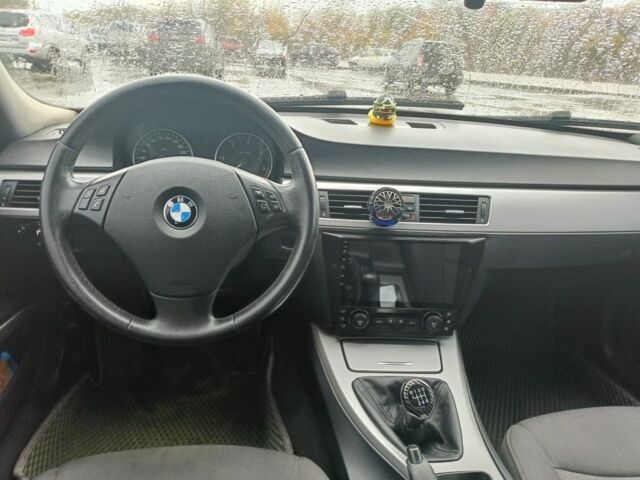 Серый БМВ 3 Серия, объемом двигателя 2 л и пробегом 400 тыс. км за 6500 $, фото 6 на Automoto.ua