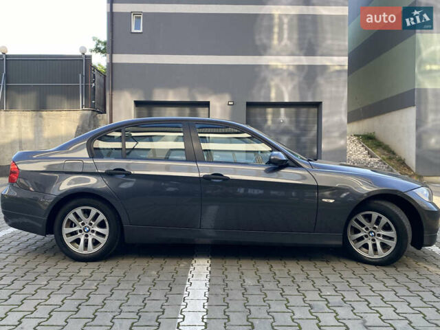 Серый БМВ 3 Серия, объемом двигателя 2 л и пробегом 264 тыс. км за 6450 $, фото 3 на Automoto.ua