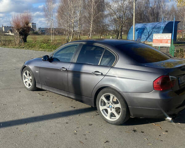 Серый БМВ 3 Серия, объемом двигателя 2 л и пробегом 320 тыс. км за 6400 $, фото 3 на Automoto.ua