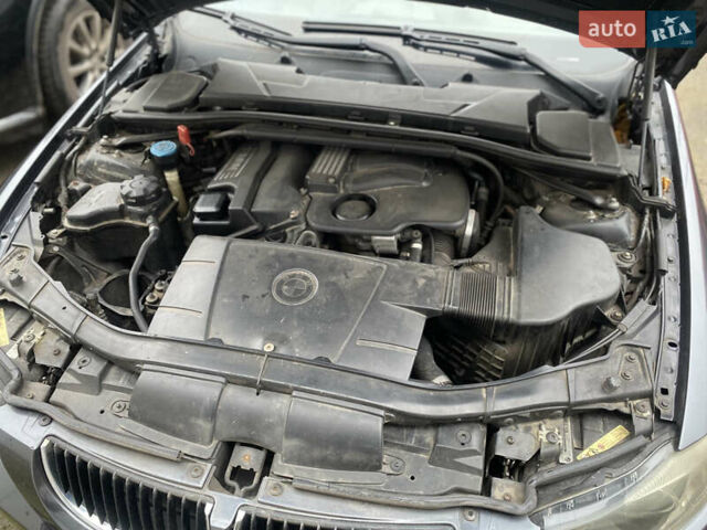 Серый БМВ 3 Серия, объемом двигателя 2 л и пробегом 232 тыс. км за 6300 $, фото 15 на Automoto.ua