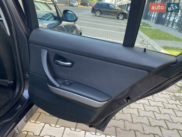 Серый БМВ 3 Серия, объемом двигателя 2 л и пробегом 264 тыс. км за 6450 $, фото 24 на Automoto.ua