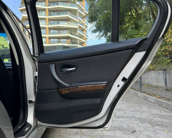 Серый БМВ 3 Серия, объемом двигателя 2 л и пробегом 201 тыс. км за 4500 $, фото 8 на Automoto.ua