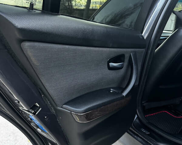 Серый БМВ 3 Серия, объемом двигателя 2 л и пробегом 323 тыс. км за 6200 $, фото 30 на Automoto.ua