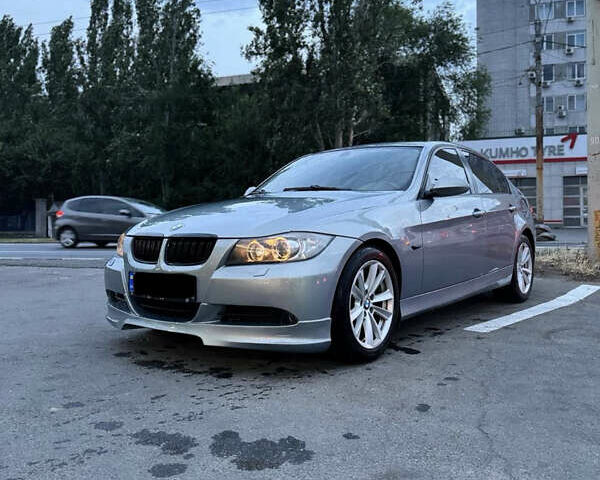 Серый БМВ 3 Серия, объемом двигателя 2 л и пробегом 292 тыс. км за 6600 $, фото 2 на Automoto.ua