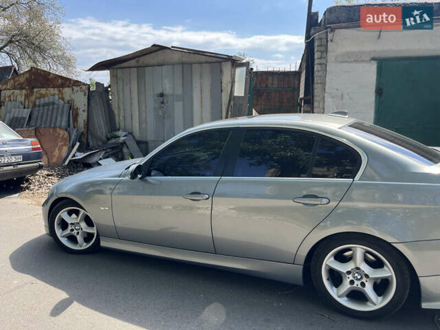 Серый БМВ 3 Серия, объемом двигателя 2.5 л и пробегом 130 тыс. км за 9500 $, фото 4 на Automoto.ua