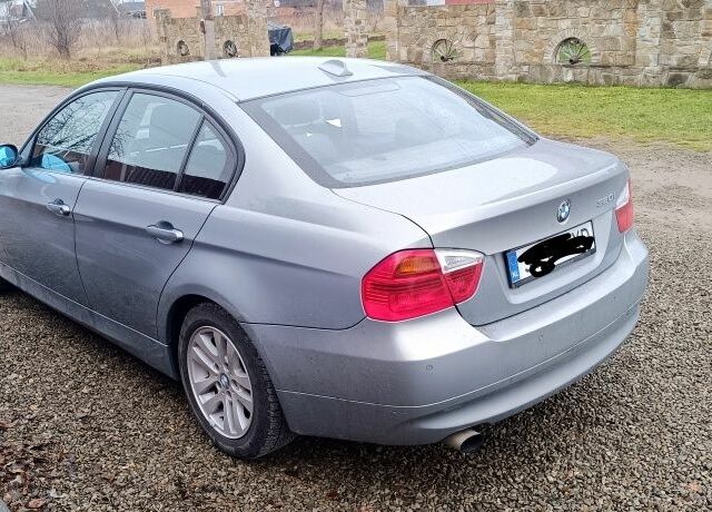 Серый БМВ 3 Серия, объемом двигателя 2 л и пробегом 260 тыс. км за 3100 $, фото 4 на Automoto.ua