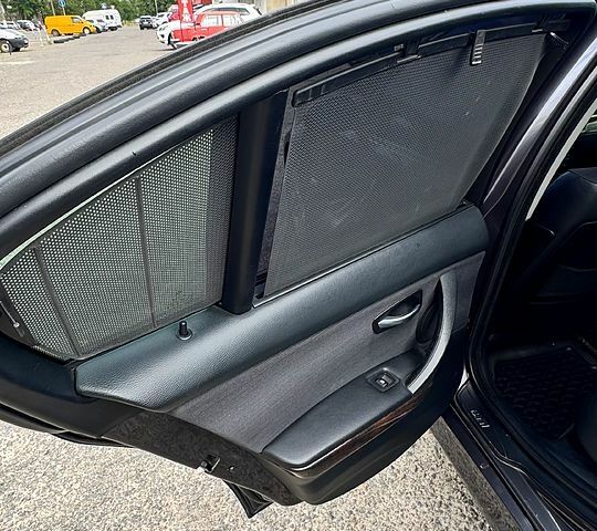 Серый БМВ 3 Серия, объемом двигателя 2 л и пробегом 290 тыс. км за 6599 $, фото 12 на Automoto.ua