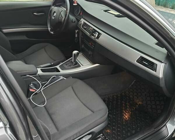 Серый БМВ 3 Серия, объемом двигателя 2.5 л и пробегом 196 тыс. км за 7500 $, фото 8 на Automoto.ua