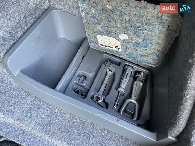 Серый БМВ 3 Серия, объемом двигателя 2 л и пробегом 264 тыс. км за 6450 $, фото 23 на Automoto.ua