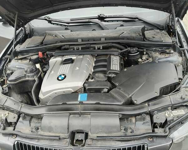 Серый БМВ 3 Серия, объемом двигателя 2.5 л и пробегом 196 тыс. км за 7500 $, фото 12 на Automoto.ua