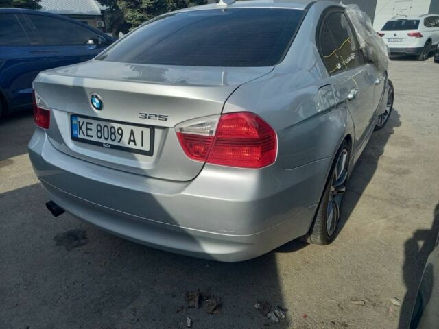 Серый БМВ 3 Серия, объемом двигателя 3 л и пробегом 219 тыс. км за 4500 $, фото 3 на Automoto.ua