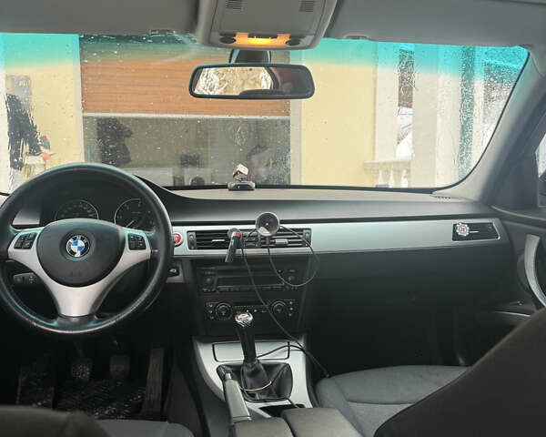 Серый БМВ 3 Серия, объемом двигателя 2 л и пробегом 276 тыс. км за 6100 $, фото 12 на Automoto.ua