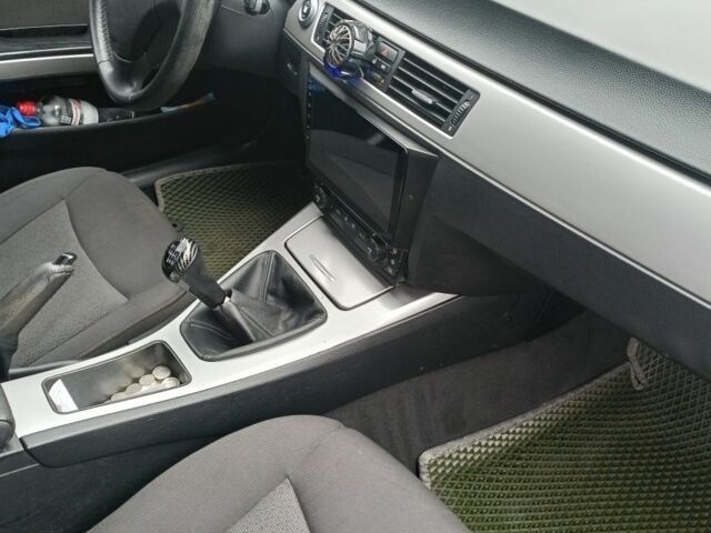 Серый БМВ 3 Серия, объемом двигателя 2 л и пробегом 400 тыс. км за 6500 $, фото 7 на Automoto.ua