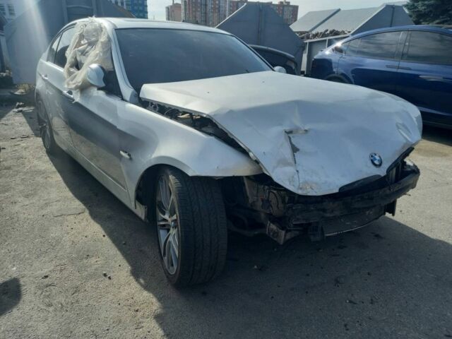 Серый БМВ 3 Серия, объемом двигателя 3 л и пробегом 219 тыс. км за 4500 $, фото 1 на Automoto.ua