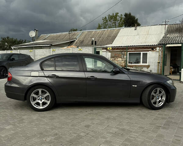 Серый БМВ 3 Серия, объемом двигателя 2 л и пробегом 311 тыс. км за 7200 $, фото 2 на Automoto.ua