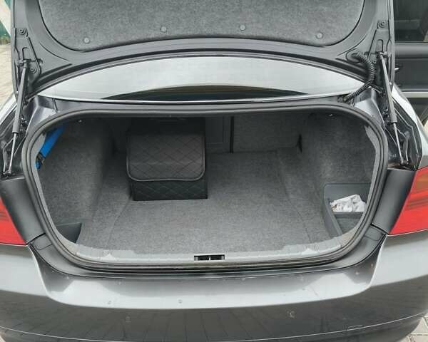 Серый БМВ 3 Серия, объемом двигателя 2.5 л и пробегом 196 тыс. км за 7500 $, фото 7 на Automoto.ua