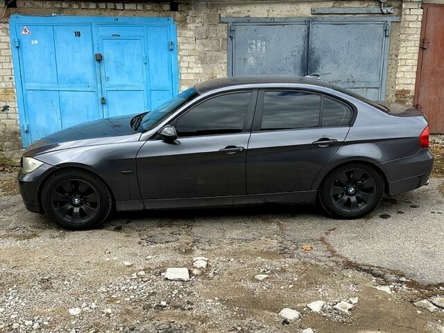 Серый БМВ 3 Серия, объемом двигателя 2 л и пробегом 277 тыс. км за 6900 $, фото 1 на Automoto.ua