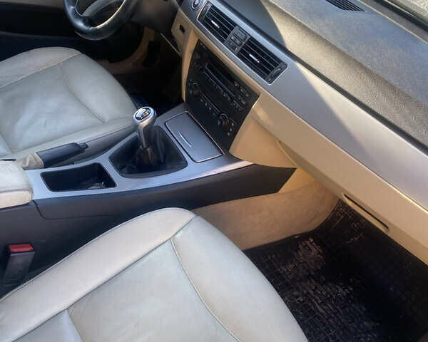 Серый БМВ 3 Серия, объемом двигателя 2 л и пробегом 320 тыс. км за 6400 $, фото 9 на Automoto.ua