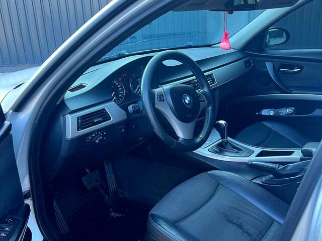 Серый БМВ 3 Серия, объемом двигателя 2 л и пробегом 256 тыс. км за 6300 $, фото 4 на Automoto.ua