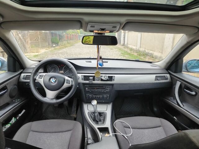 Серый БМВ 3 Серия, объемом двигателя 2 л и пробегом 300 тыс. км за 3300 $, фото 3 на Automoto.ua