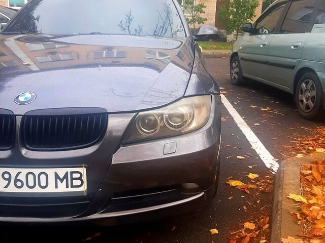 Серый БМВ 3 Серия, объемом двигателя 2 л и пробегом 300 тыс. км за 6600 $, фото 1 на Automoto.ua