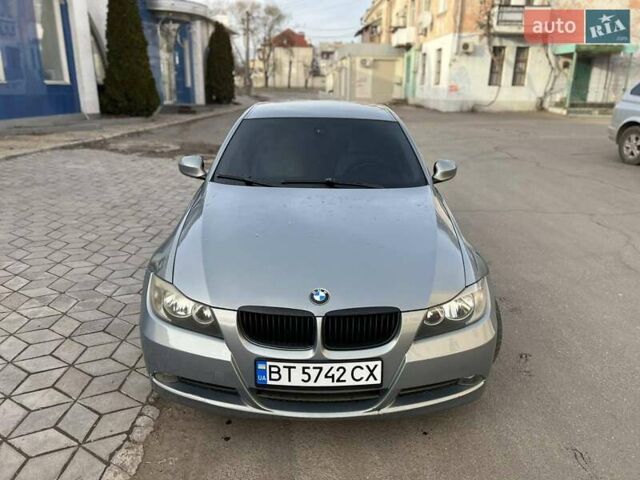 Серый БМВ 3 Серия, объемом двигателя 2 л и пробегом 213 тыс. км за 6300 $, фото 1 на Automoto.ua