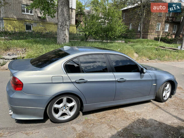 Серый БМВ 3 Серия, объемом двигателя 2.5 л и пробегом 130 тыс. км за 9500 $, фото 9 на Automoto.ua
