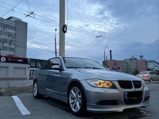 Серый БМВ 3 Серия, объемом двигателя 2 л и пробегом 292 тыс. км за 6250 $, фото 7 на Automoto.ua