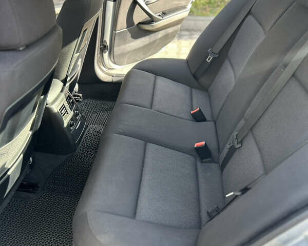 Серый БМВ 3 Серия, объемом двигателя 2 л и пробегом 194 тыс. км за 6850 $, фото 5 на Automoto.ua