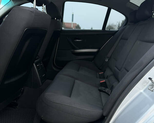 Серый БМВ 3 Серия, объемом двигателя 2 л и пробегом 277 тыс. км за 6800 $, фото 31 на Automoto.ua