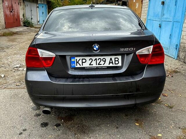 Серый БМВ 3 Серия, объемом двигателя 2 л и пробегом 277 тыс. км за 6900 $, фото 3 на Automoto.ua