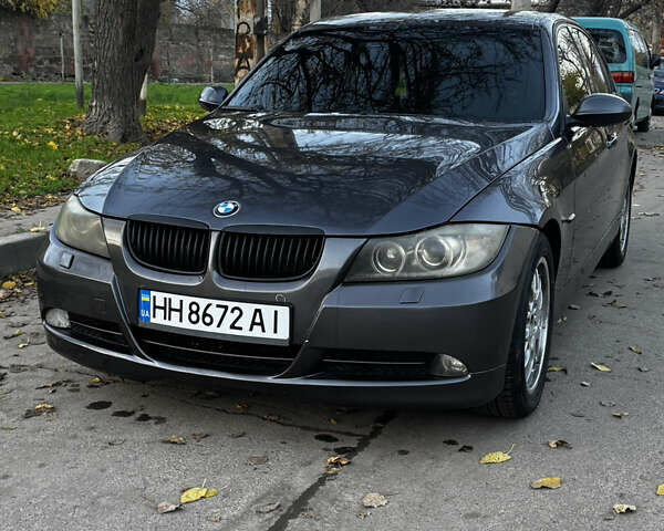 Серый БМВ 3 Серия, объемом двигателя 2 л и пробегом 323 тыс. км за 6200 $, фото 6 на Automoto.ua