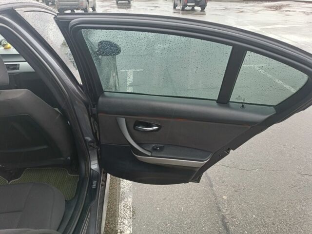 Серый БМВ 3 Серия, объемом двигателя 2 л и пробегом 400 тыс. км за 6500 $, фото 4 на Automoto.ua