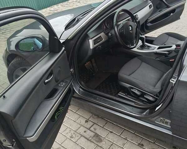 Серый БМВ 3 Серия, объемом двигателя 2.5 л и пробегом 196 тыс. км за 7500 $, фото 10 на Automoto.ua