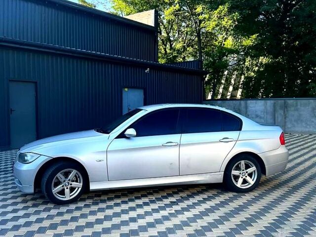 Серый БМВ 3 Серия, объемом двигателя 2 л и пробегом 256 тыс. км за 6300 $, фото 5 на Automoto.ua