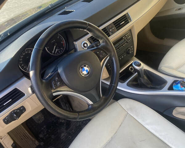 Серый БМВ 3 Серия, объемом двигателя 2 л и пробегом 320 тыс. км за 6400 $, фото 10 на Automoto.ua